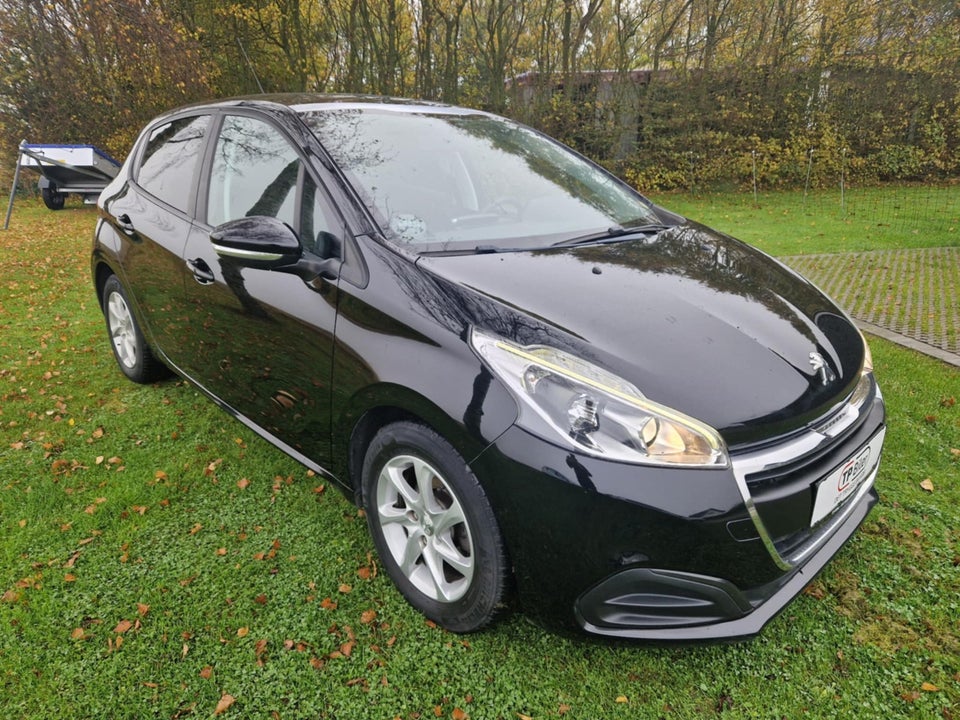 Peugeot 208 1,2 VTi 82 Envy Sky 5d