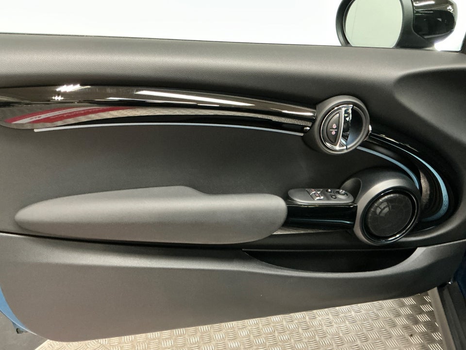 MINI Cooper SE Maximise 3d