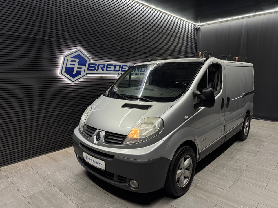 Renault Trafic T29 2,0 dCi 115 L1H1 aut. 4d