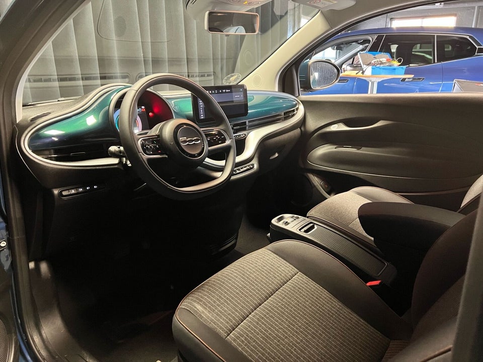 Fiat 500e 42 Icon Cabrio 2d