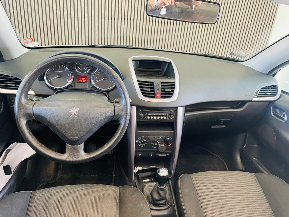 Peugeot 207 1,6 HDi CC 2d