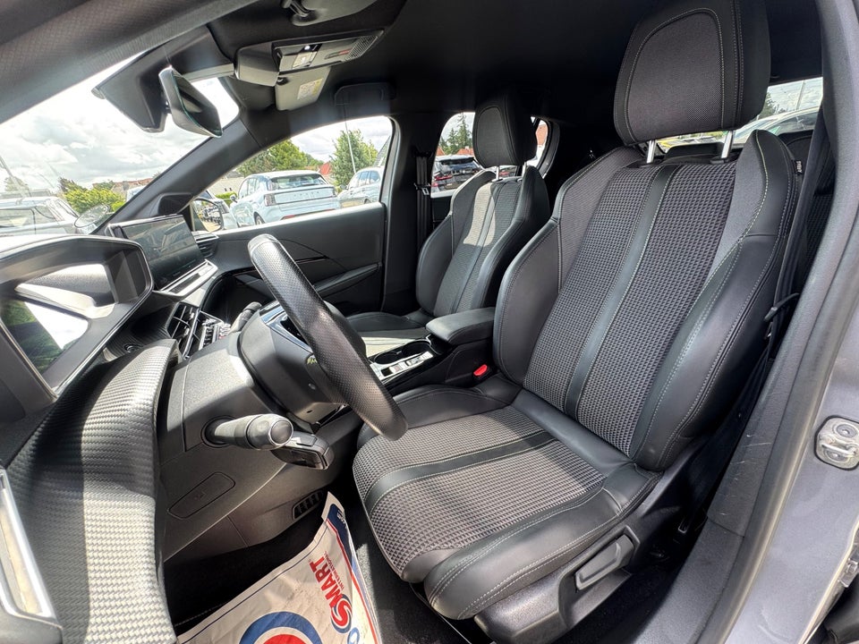 Peugeot e-208 50 GT 5d