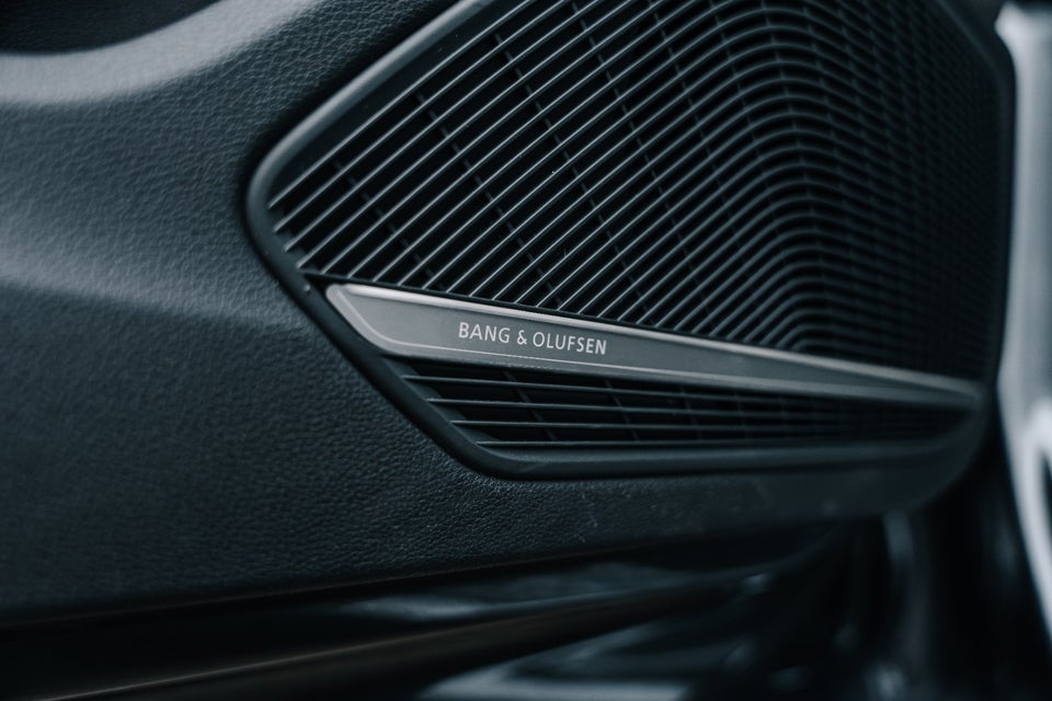 Audi A4 3,0 TDi 272 S-line Avant quattro Tiptr. 5d