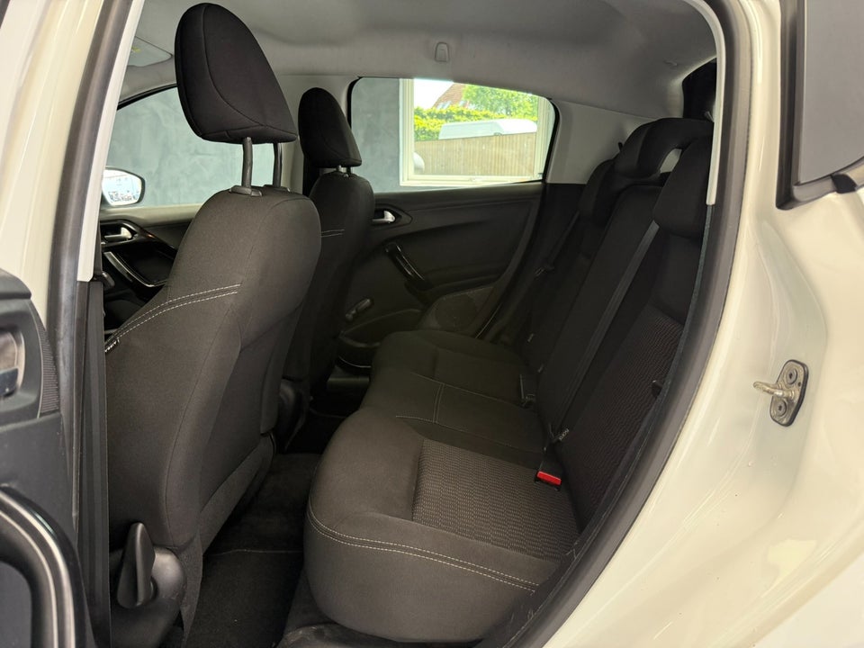Peugeot 208 1,6 BlueHDi 100 Active 5d