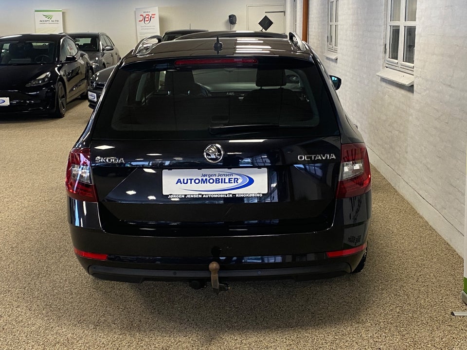 Skoda Octavia 1,6 TDi 115 Style Combi DSG 5d