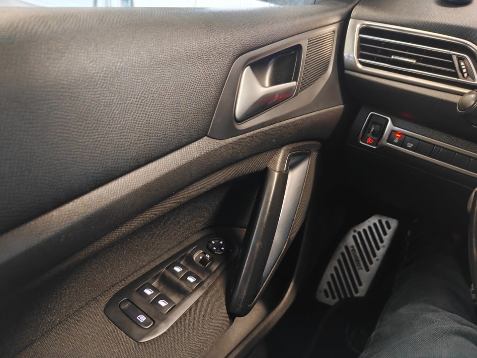 Peugeot 308 1,6 BlueHDi 120 Active SW 5d