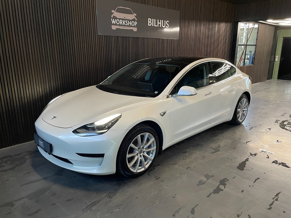 Tesla Model 3 Standard Range+ RWD 4d