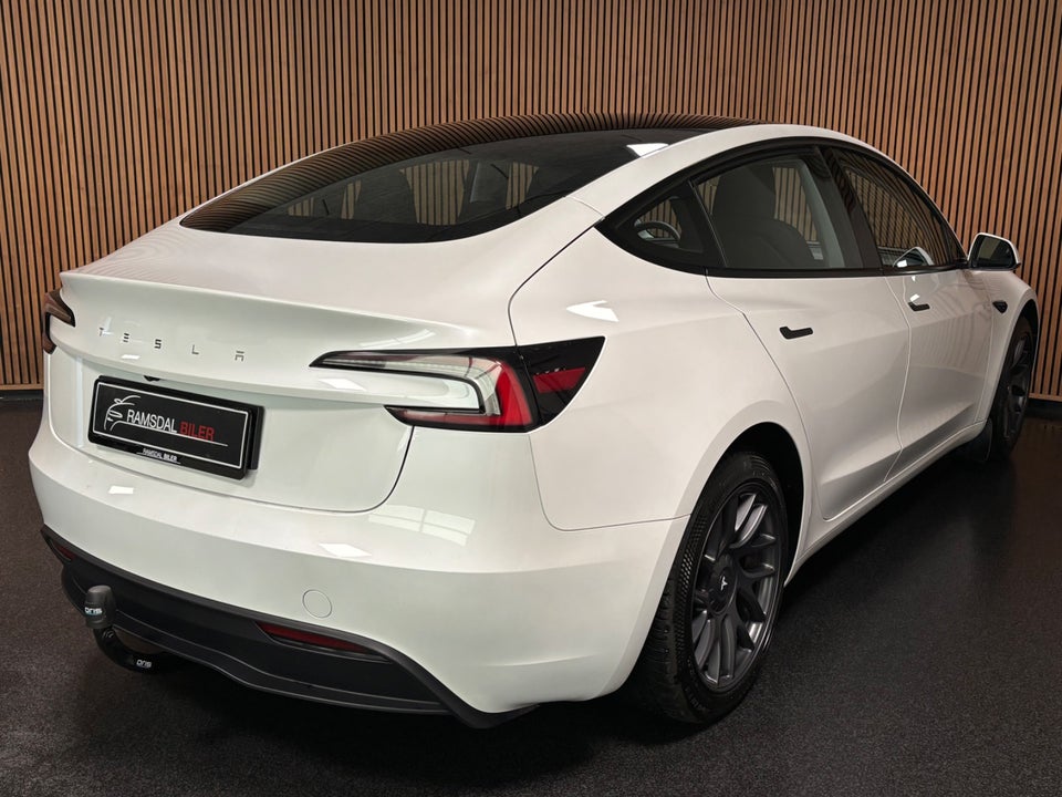 Tesla Model 3 RWD 4d