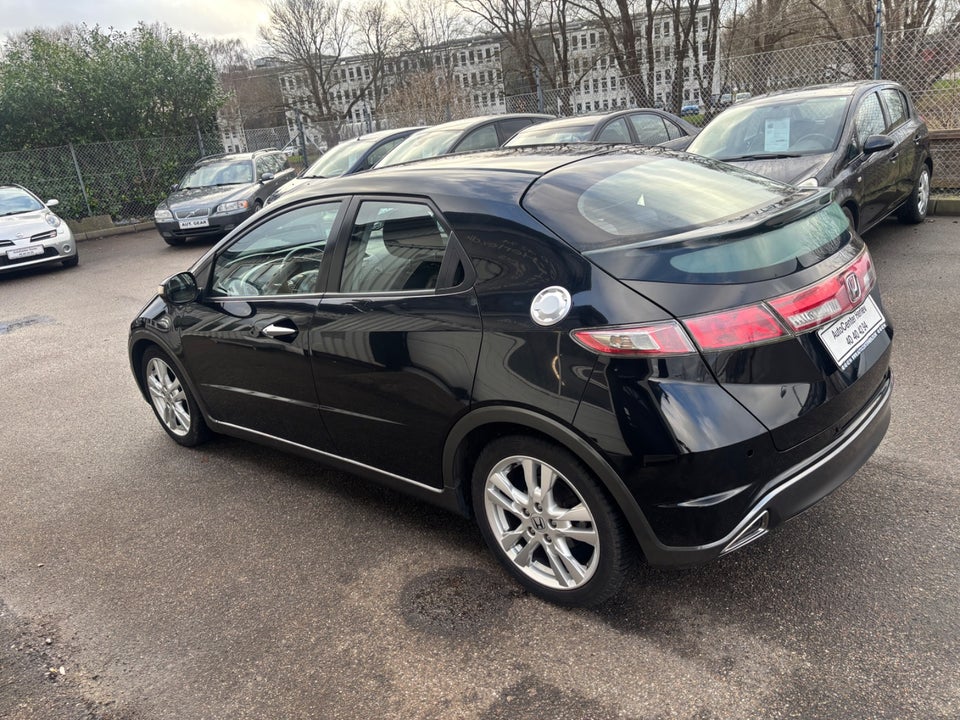 Honda Civic 1,8 Sport 5d