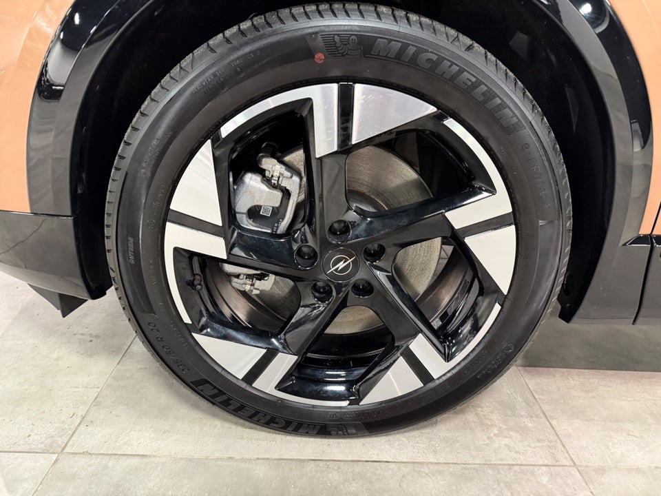 Opel Grandland-e 73 GS Sky 5d