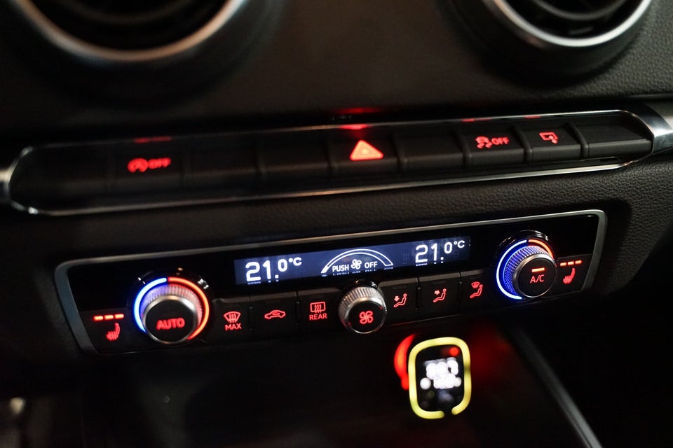 Audi A3 1,6 TDi 110 Attraction 3d