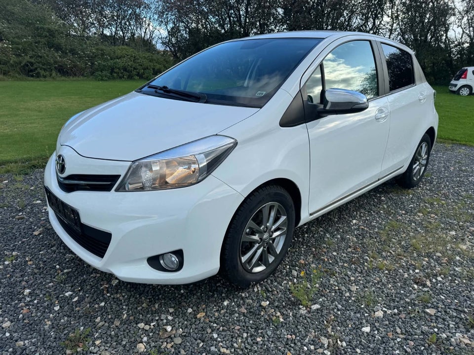 Toyota Yaris 1,0 VVT-i T2 5d