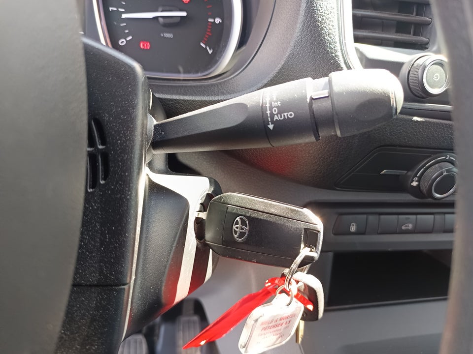 Toyota ProAce 1,6 D 115 Medium Comfort 5d