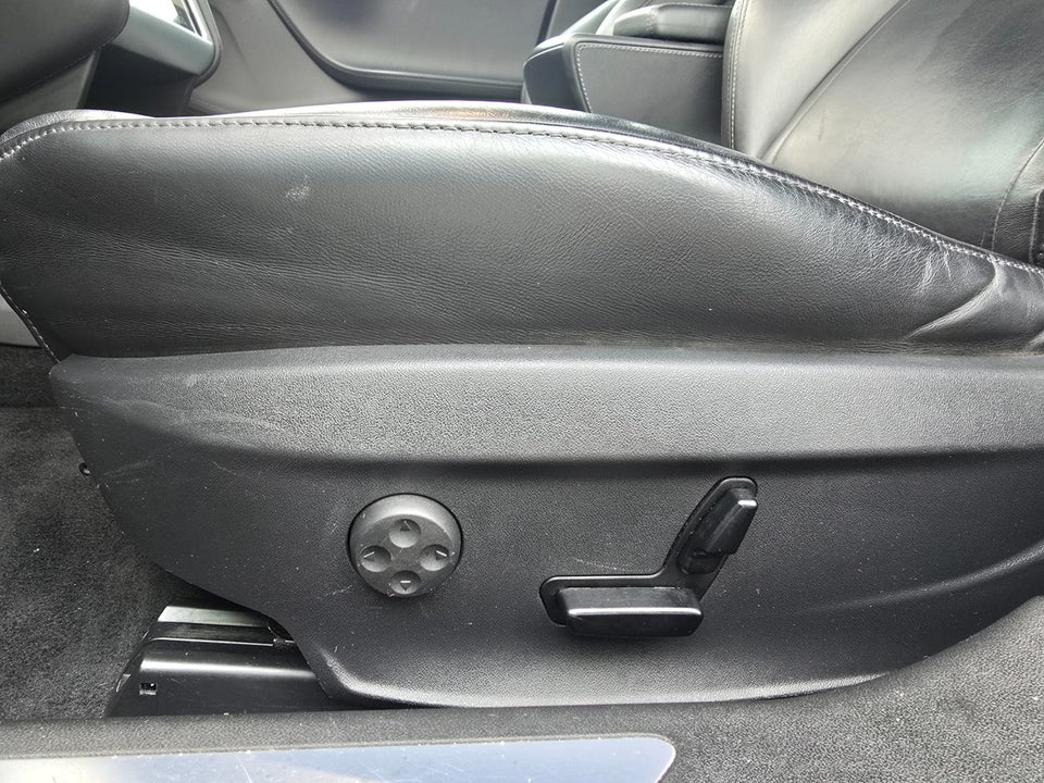 Tesla Model S P85D 5d