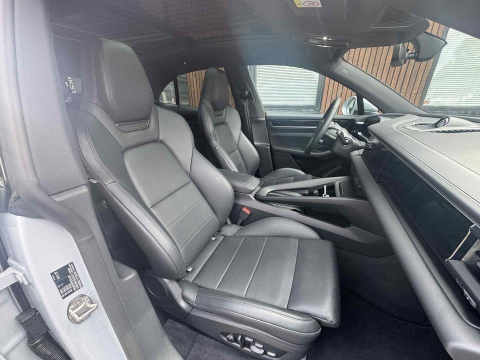 Porsche Macan 4 5d
