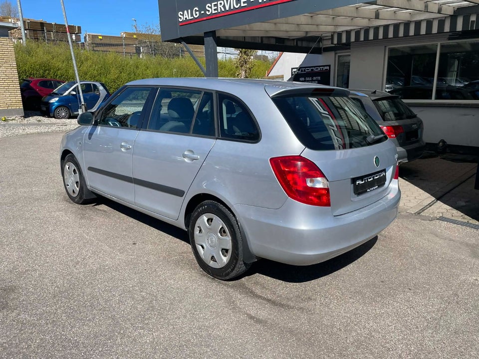 Skoda Fabia 1,4 16V Ambiente Combi 5d