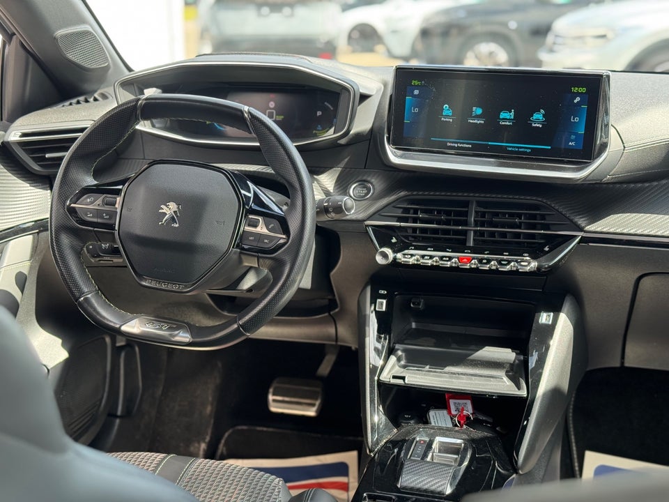 Peugeot e-208 50 GT 5d