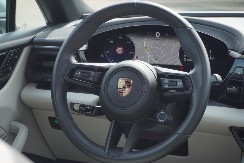 Porsche Macan 4 5d