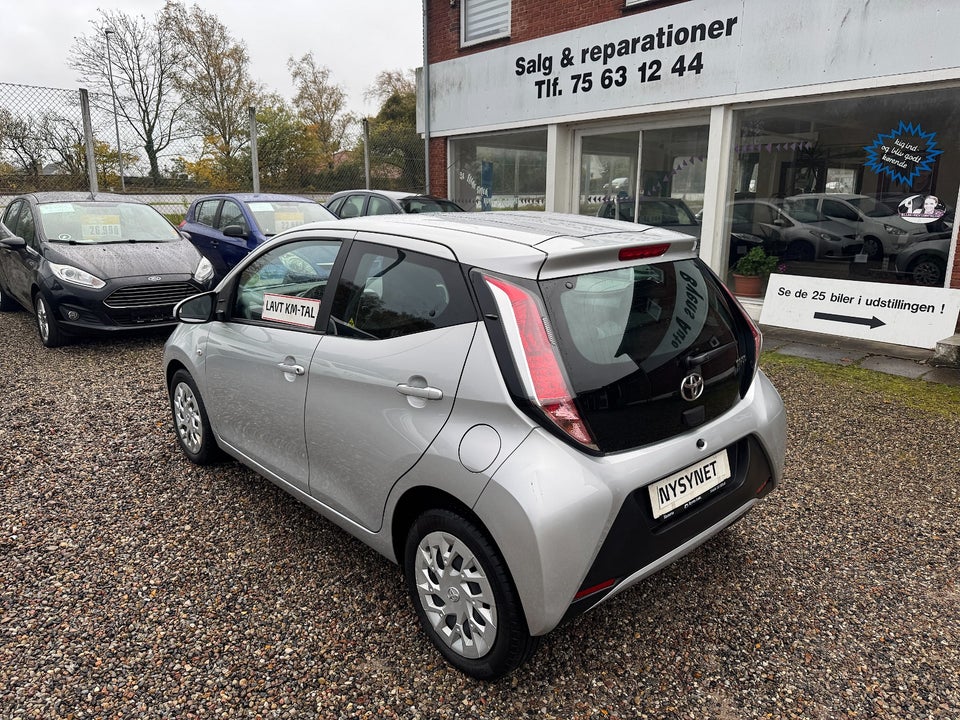 Toyota Aygo 1,0 VVT-i x-play 5d