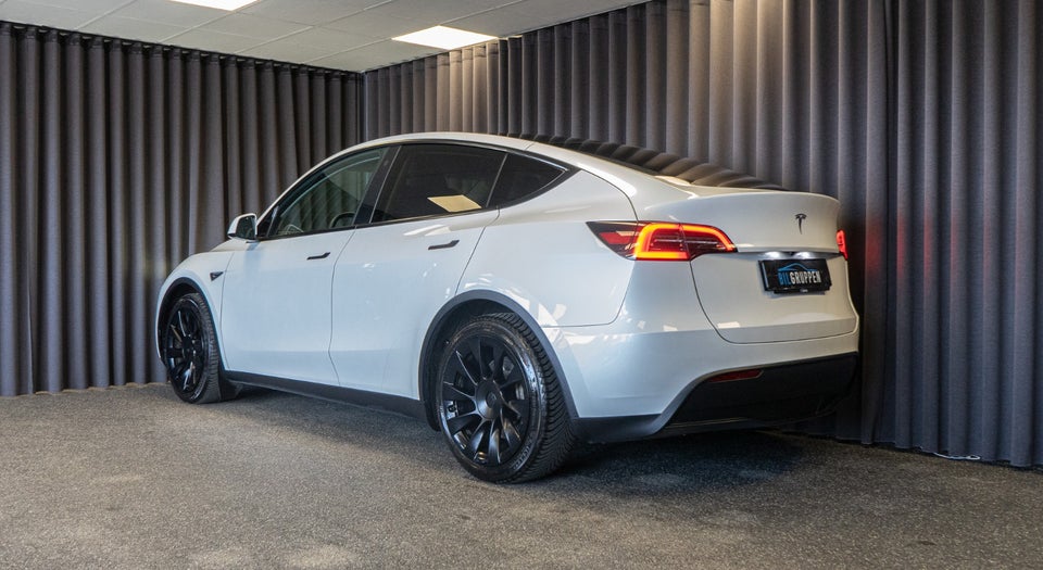 Tesla Model Y RWD 5d