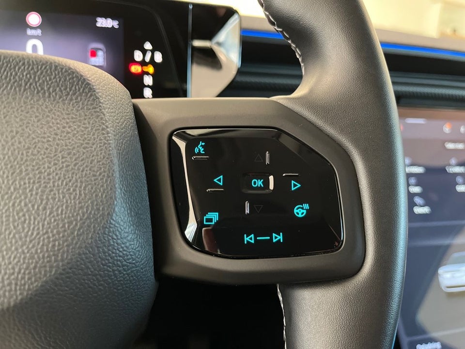 Ford Explorer 82 Premium Extended Range 5d