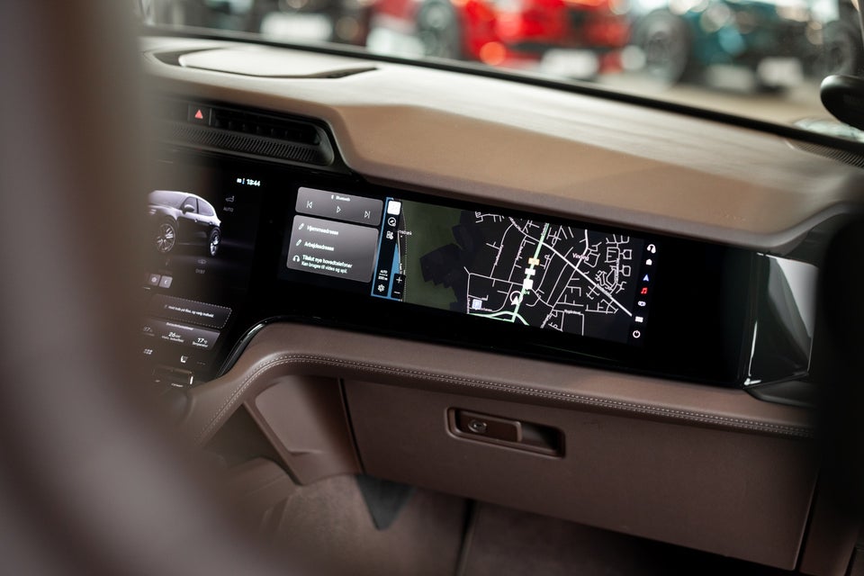 Porsche Cayenne Electric 5d