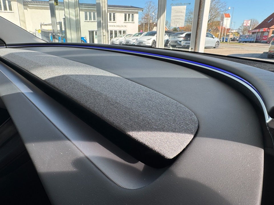 Tesla Model 3 RWD 4d