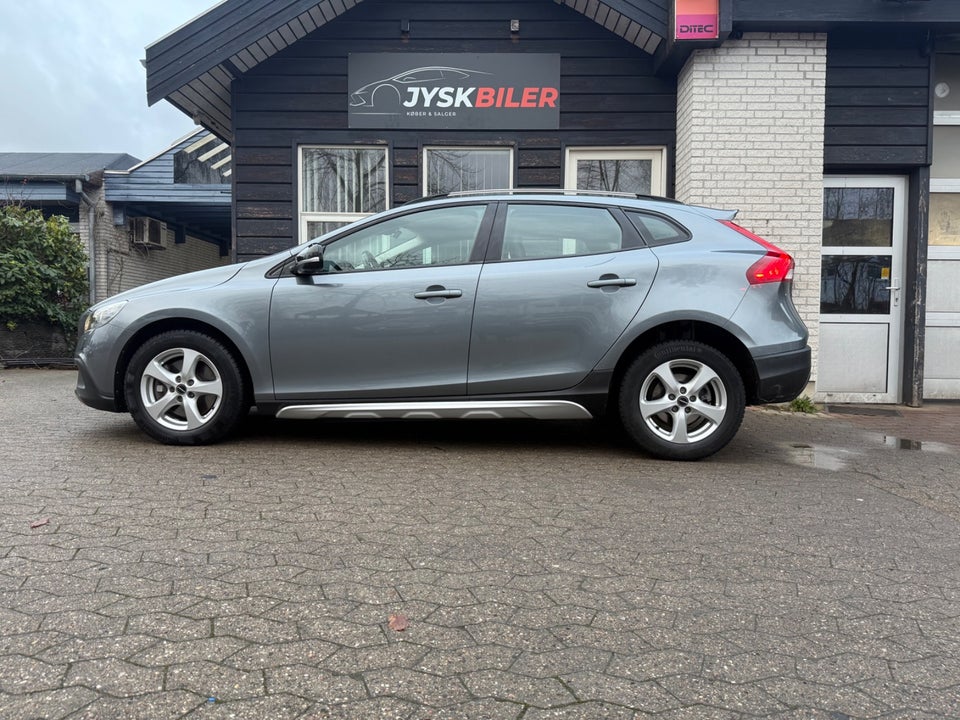 Volvo V40 CC 2,0 D4 190 Momentum aut. 5d