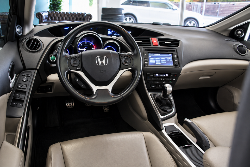 Honda Civic 2,2 i-DTEC Executive 5d