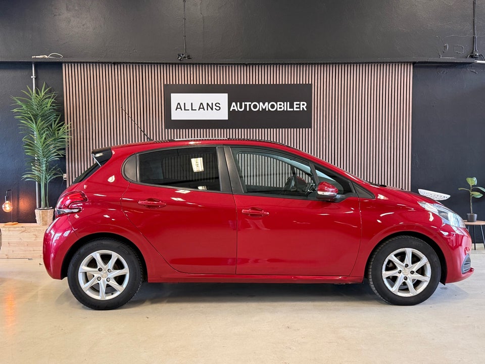 Peugeot 208 1,2 VTi 82 Allure Sky 5d