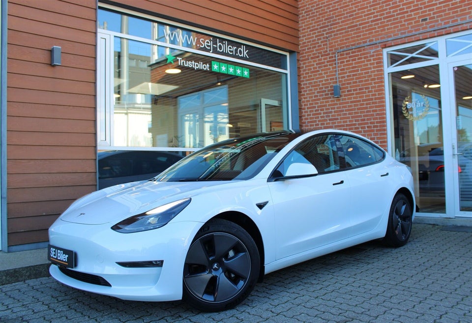 Tesla Model 3 Long Range AWD 4d