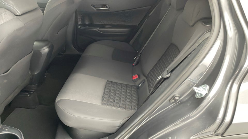 Toyota C-HR 1,8 Hybrid C-LUB CVT 5d