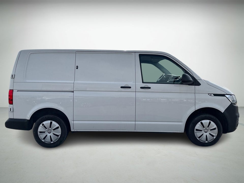 VW Transporter 2,0 TDi 110 Kassevogn kort