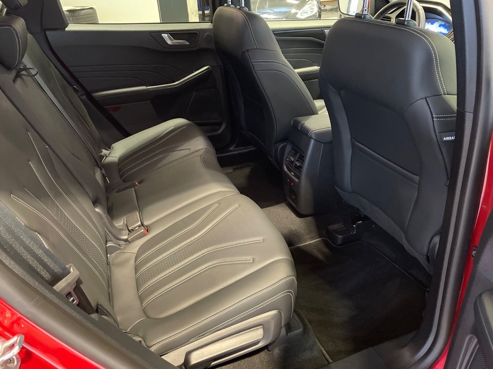 Ford Kuga 2,5 PHEV Vignale CVT 5d