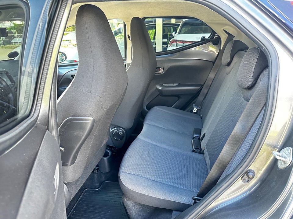 Toyota Aygo 1,0 VVT-i x-press 5d