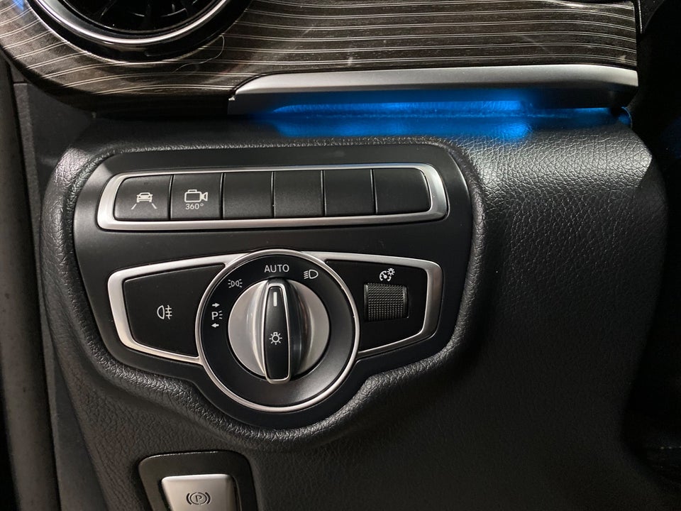 Mercedes EQV300 Avantgarde XL Van