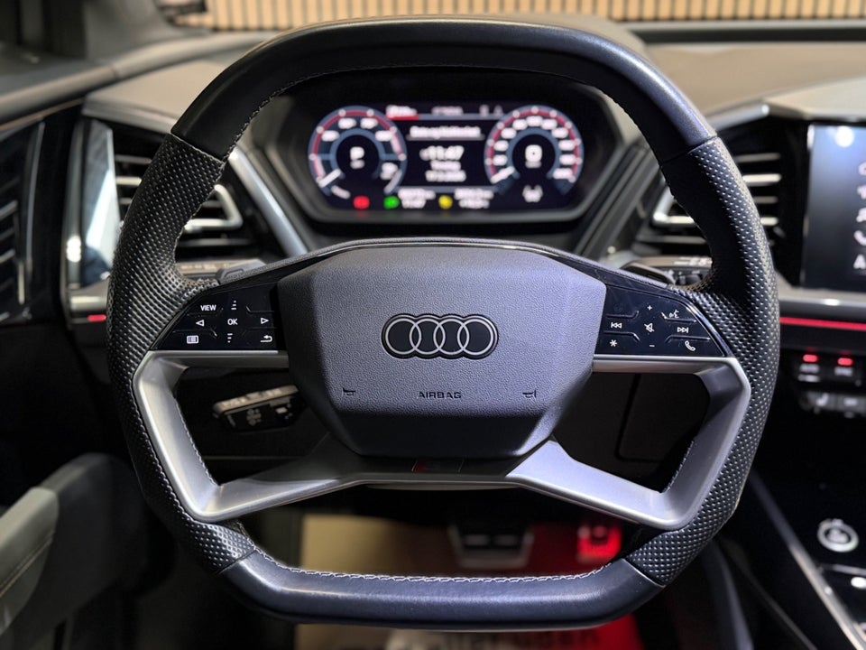 Audi Q4 e-tron 50 edition one quattro 5d