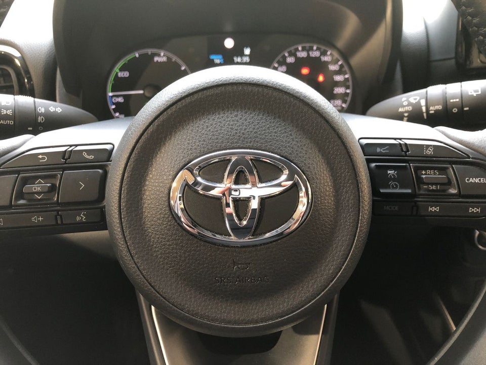 Toyota Yaris 1,5 Hybrid Active Tech e-CVT 5d