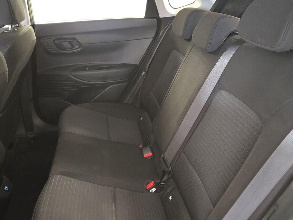 Hyundai i20 1,0 T-GDi Essential DCT 5d