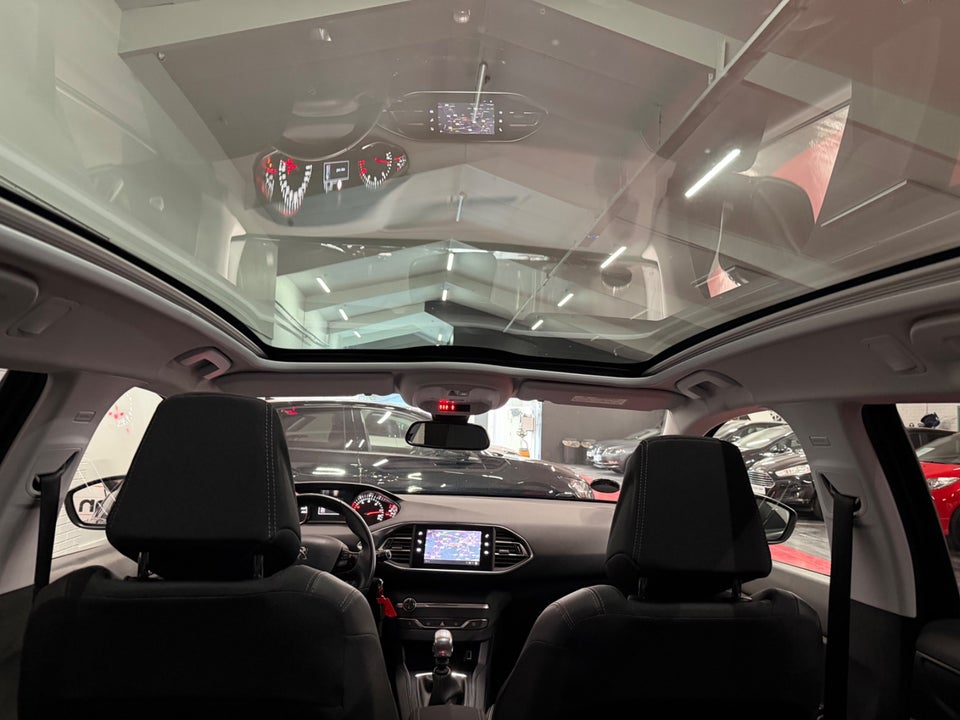 Peugeot 308 1,5 BlueHDi 130 Allure+ Sky SW 5d