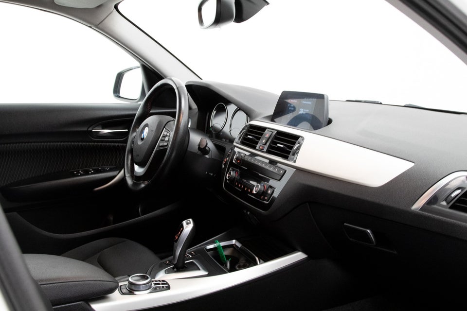 BMW 118i 1,5 Advantage aut. 5d