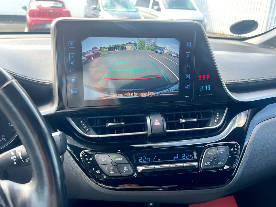 Toyota C-HR 1,8 Hybrid Premium Selected CVT 5d