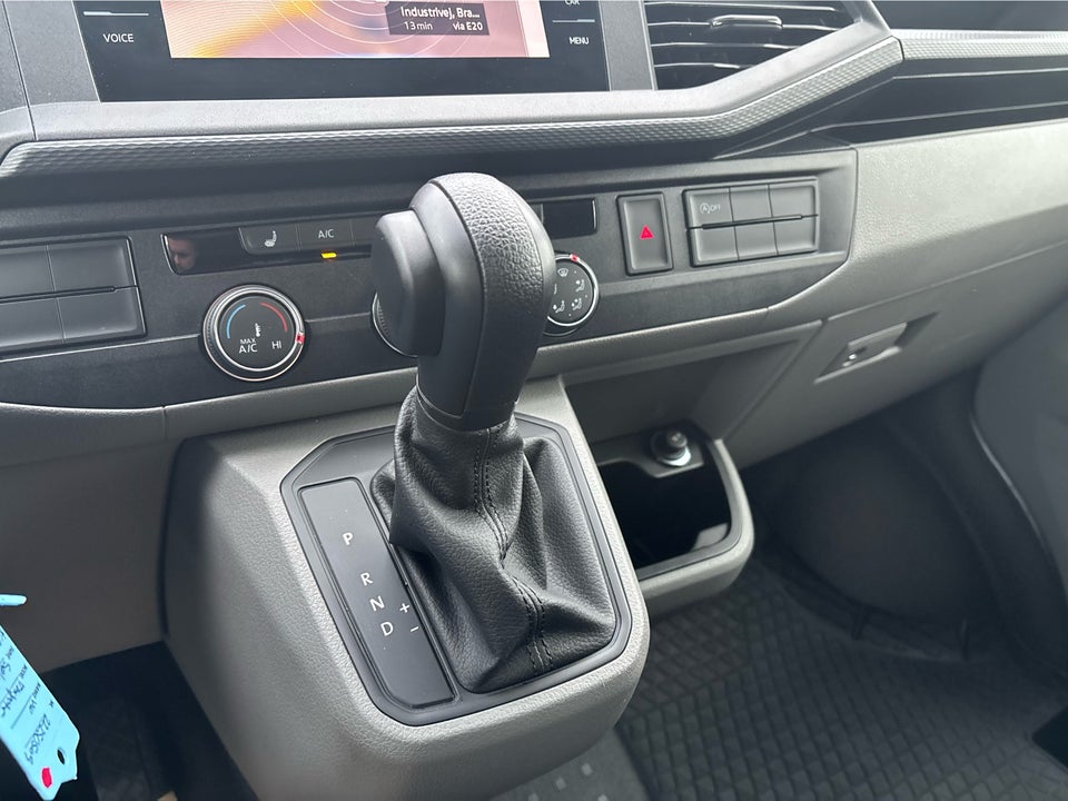 VW Transporter 2,0 TDi 150 Kassevogn DSG kort