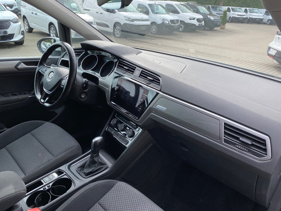 VW Touran 2,0 TDi 115 Comfortline DSG Van 5d