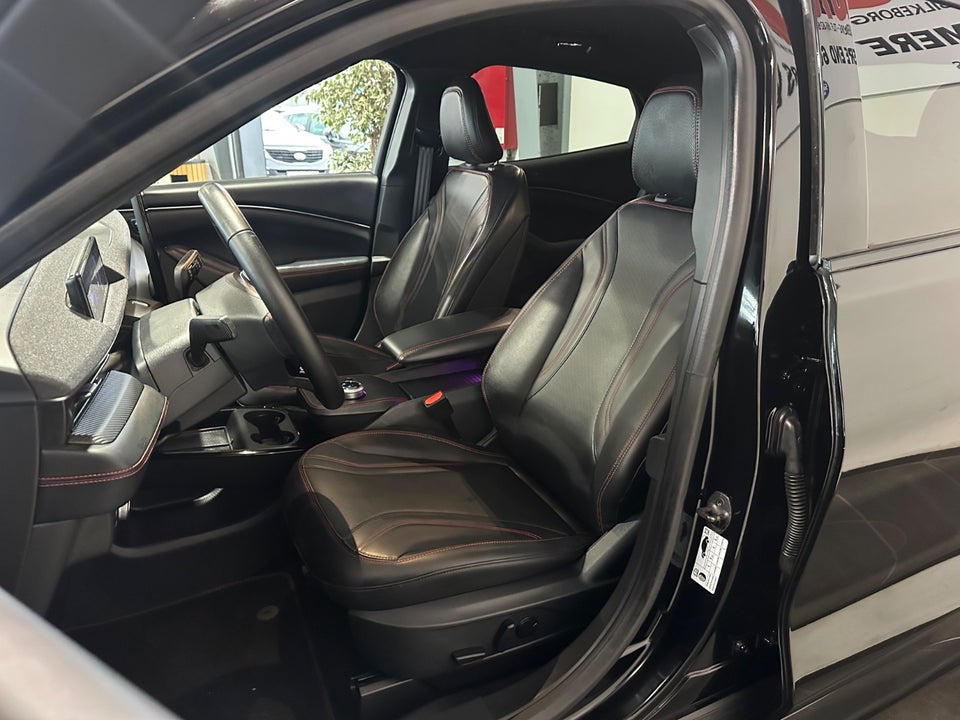 Ford Mustang Mach-E 98 Extended Range AWD 5d