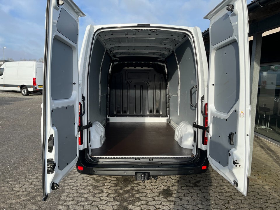 Renault Master IV T33 2,3 dCi 150 L2H2 Kassevogn