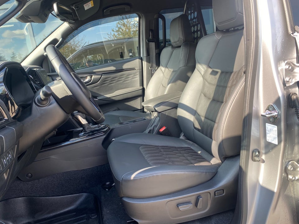 Isuzu D-Max 1,9 TD 163 Crew Cab Exclusive aut. 4d