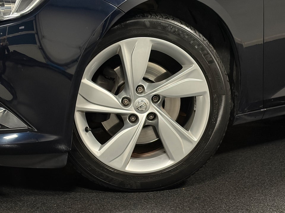 Opel Insignia 1,5 T 165 Dynamic Sports Tourer 5d