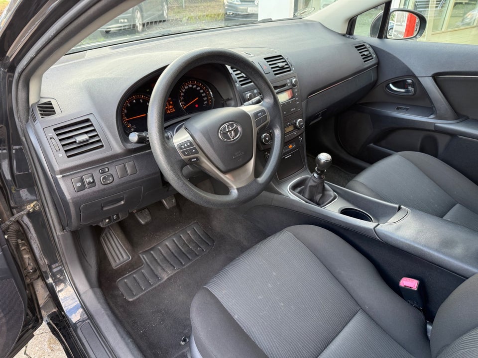 Toyota Avensis 1,8 VVT-i T2 stc. 5d