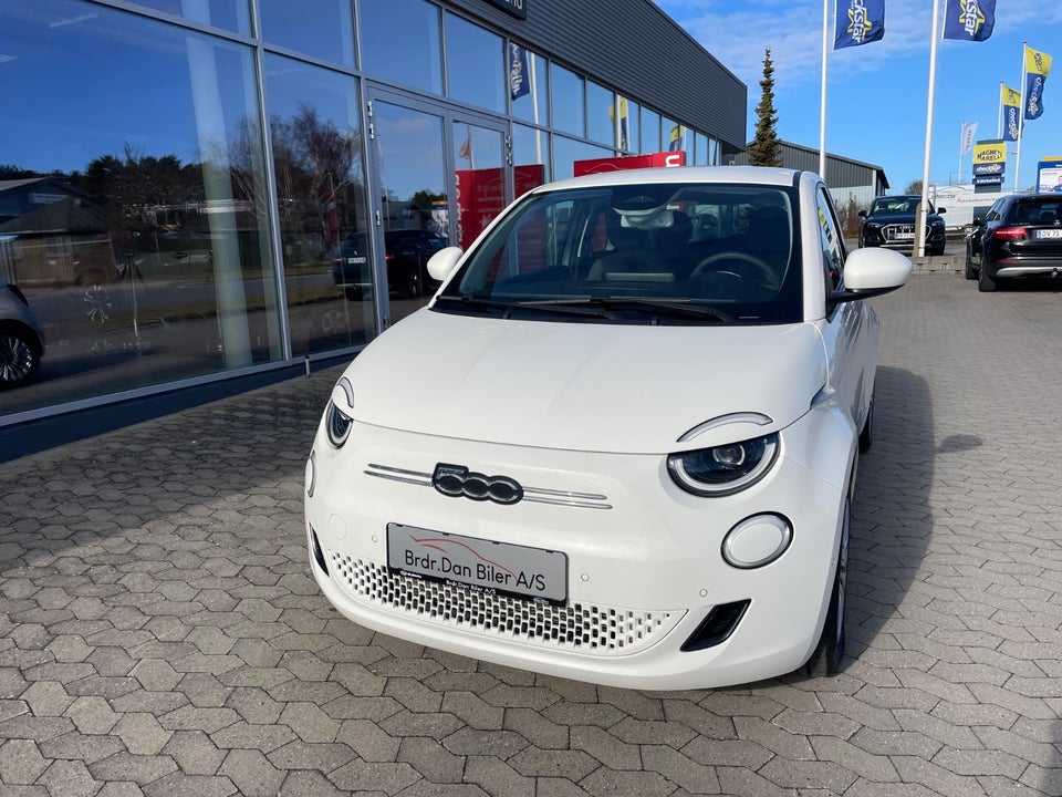 Fiat 500e 42 Icon 3d